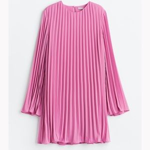 H&M Pink Pleated Swing Dress with Bell Style sleeves in XL